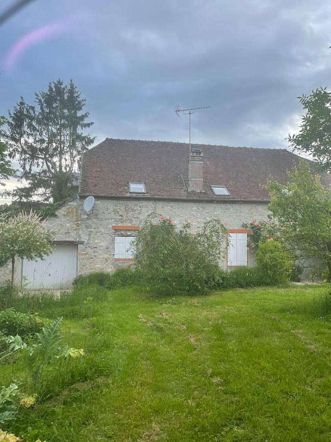 Location de vacances pour 10 personnes, avec sauna ainsi que terrasse et jardin, animaux acceptés dans Neuvy (Marne) - 2