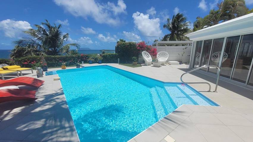 Location de vacances pour 4 personnes, avec piscine ainsi que vue et jardin dans Anse Tarare - 3