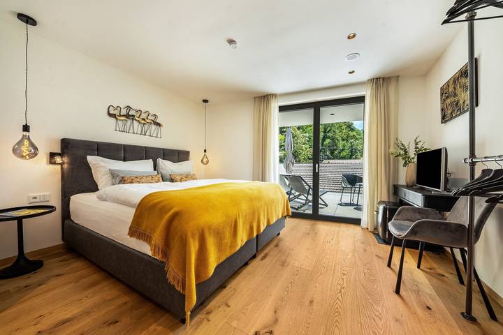 Entire studio, New "Videre Lodge Double Room" with Mountain View, Wi-Fi & Terrace in Gargazon, Sarntal Alps
