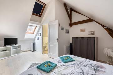 Gîte pour 6 personnes, avec jardin et piscine à Mosnes