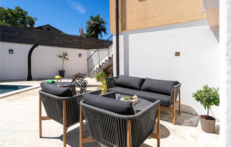 Appartement de vacances entier, Appartement moderne de 70 m² avec terrasse et piscine près de la pizzeria Capri in Tar (Croatia), Tar-Vabriga