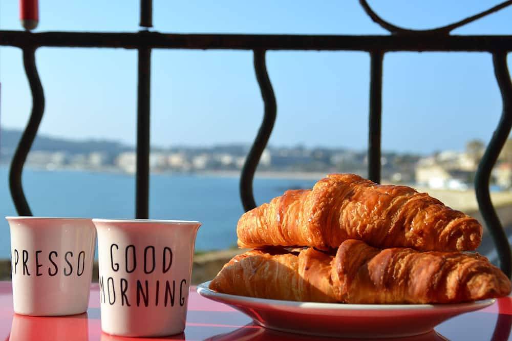 Apartamento entero, Vista al mar con balcón, Antibes antiguos, 2 personas in Antibes, Region de Cannes