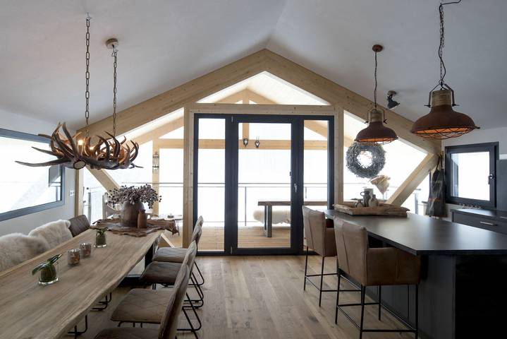 Ferienhaus für 9 Personen, mit Balkon und Sauna sowie Whirlpool