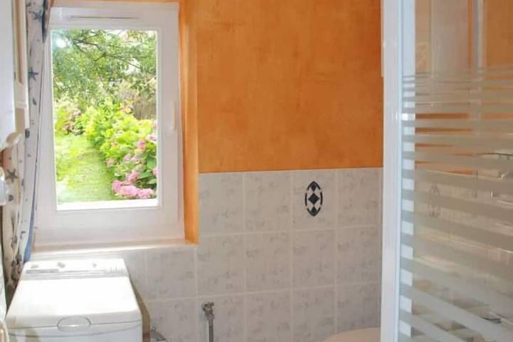 Location de vacances pour 4 personnes, avec jardin ainsi que terrasse et jacuzzi à Semur-en-Auxois - 4