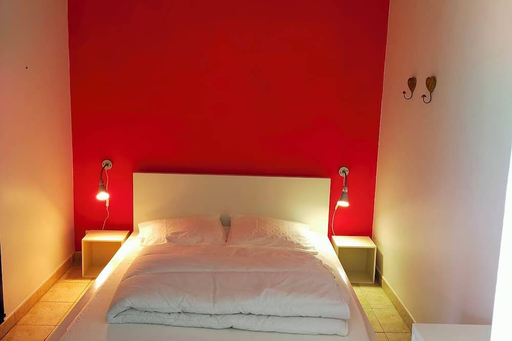 Entire apartment, Houlgate apartment sleeps 4 in Saint-Sauveur-de-la-Mer, Lisieux region