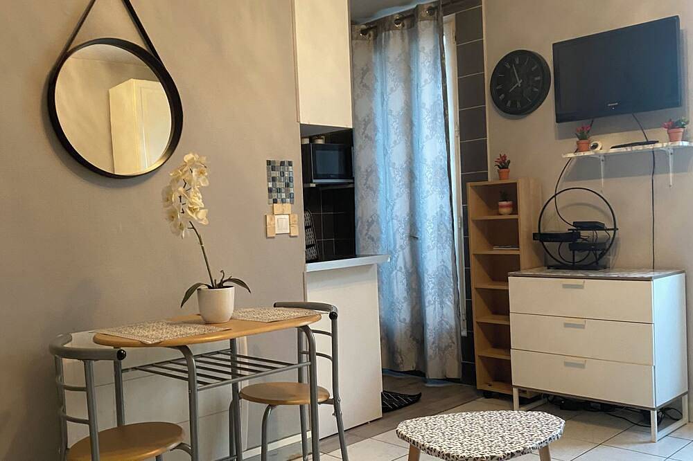 Appartement De Vacances pour 2 Personnes dans Aubervilliers, Seine-Saint-Denis