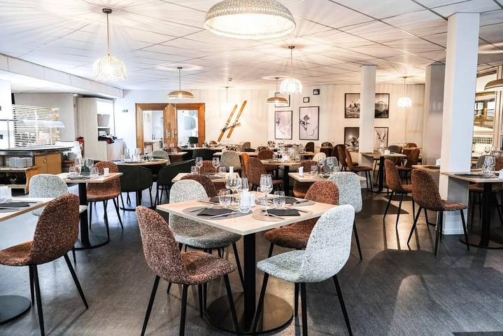 Hôtel pour 2 personnes dans Office De Tourisme Des Deux Alpes Front De Neige - 2