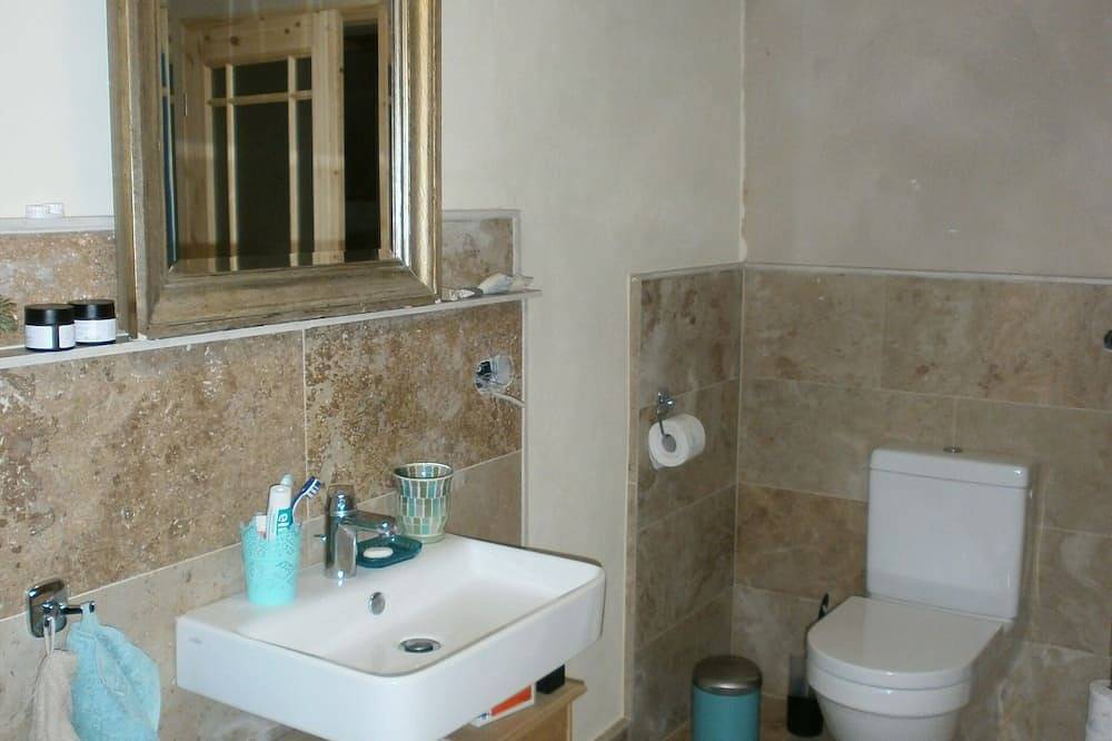 Ganze Wohnung, Ruhige, gemütliche Ferienwohnung 5min vom Schloss Moritzburg, 15min von Dresden in Moritzburg, Meißen Region