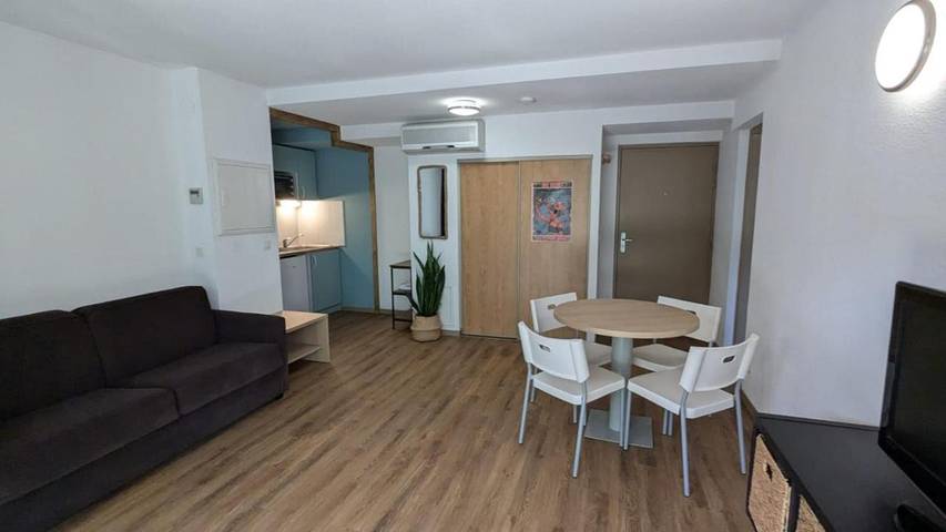 Gîte pour 2 personnes, avec jardin ainsi que piscine et terrasse à Vernet-les-Bains