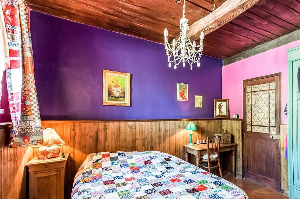 Holiday Home in Lorgues with Pool and Terrace in Lorgues, Draguignan region