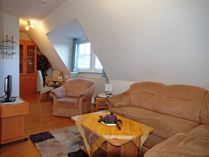 Ganze Wohnung, Apartment „2-Raum-Ferienwohnung mit Balkon 1“ mit gemeinsamer Terrasse, Garten & Wlan in Sahlenburg, Cuxhaven