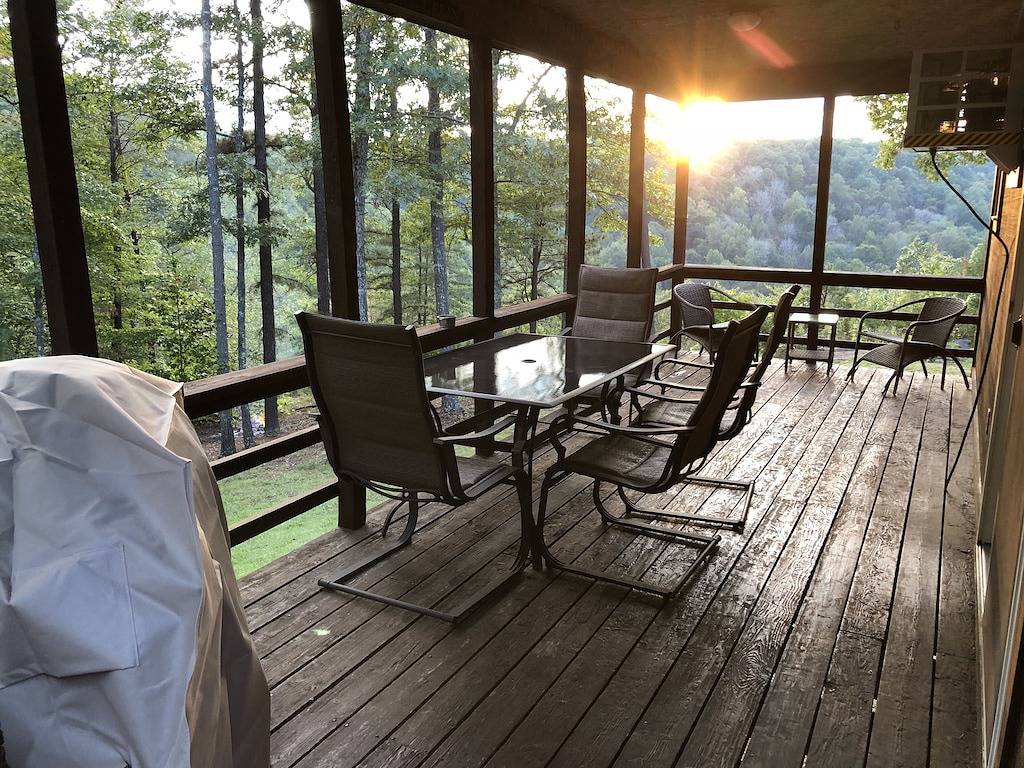 Cave Run Lake, Kentucky “The Clifftop Cottage” von Porch Swing Properties in Daniel Boone National Forest