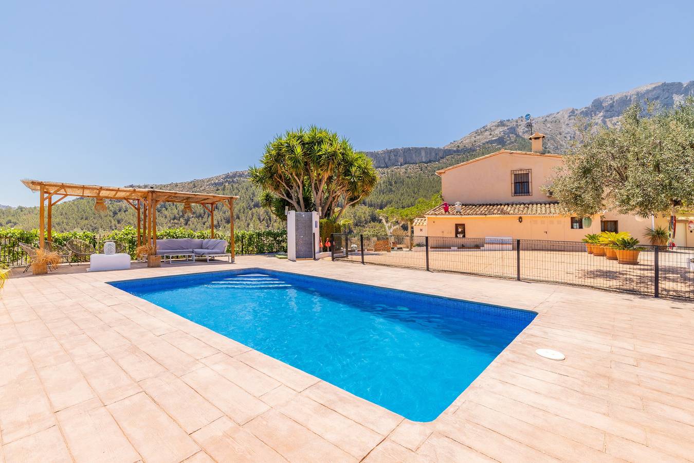 Ferienhaus 'Casa La Lloma' mit Bergblick, privatem Pool und Wlan in Benissa, Costa Blanca