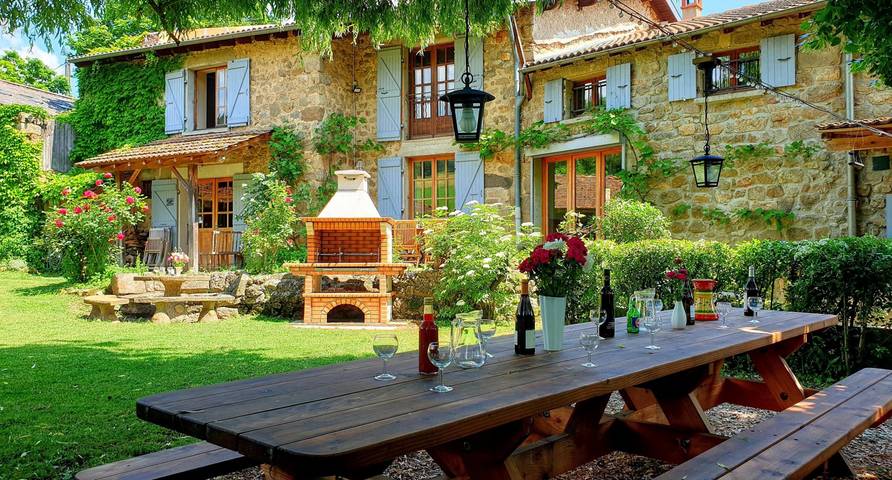 Gîte pour 15 personnes, avec terrasse et jardin, animaux acceptés en Ardèche - 3