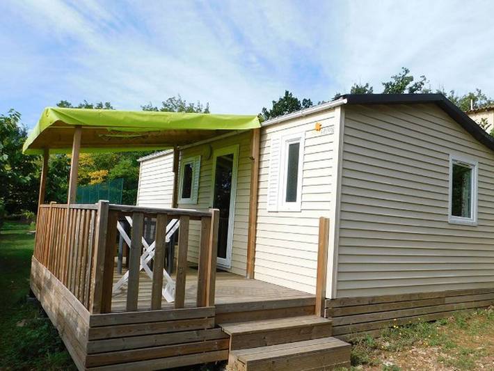 Mobil home pour 5 personnes, avec terrasse et piscine