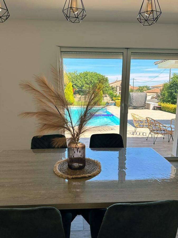 Villa für 4 Personen, mit Pool und Garten - 1