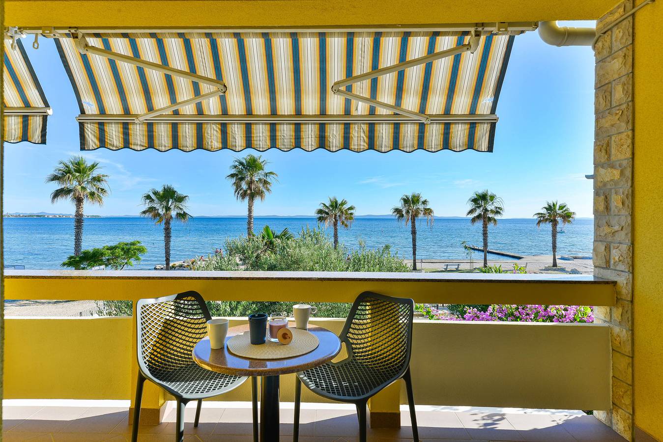 Ganze Wohnung, Holiday Apartment Inga Yellow with a sea view in Vir