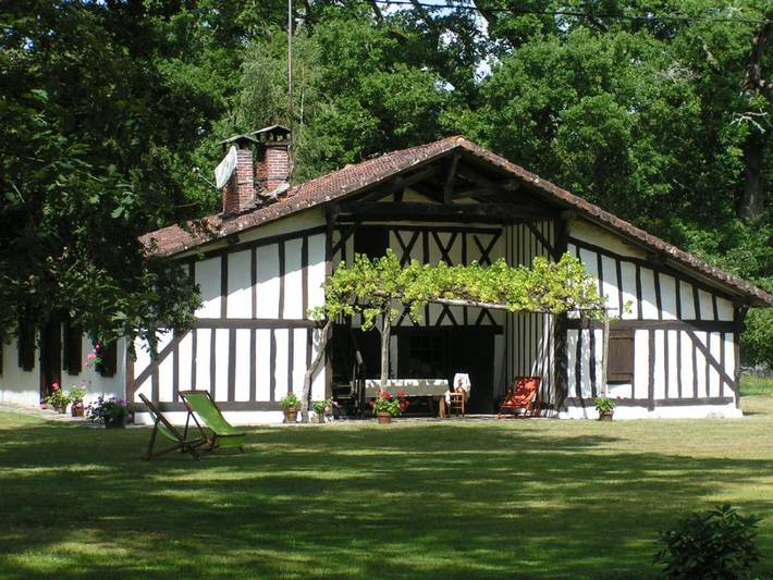 Location de vacances pour 10 personnes, avec piscine ainsi que vue et jardin, animaux acceptés à Sore - 2