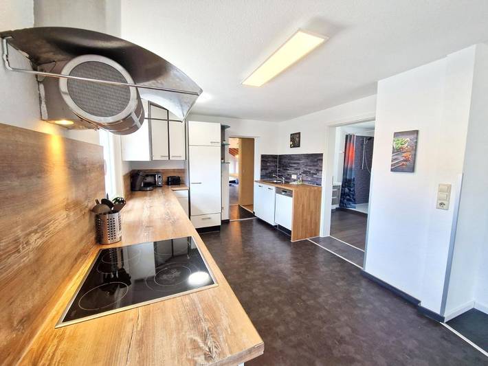 Ferienwohnung für 12 Personen, mit Balkon und Terrasse in Rheinhausen