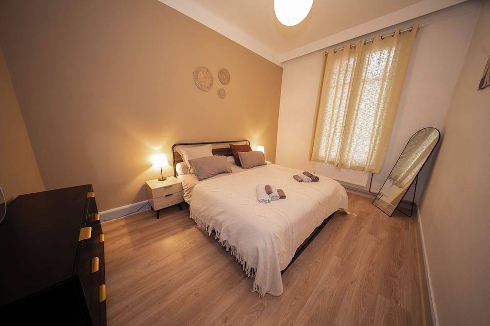 Entire apartment, L'Élégance - Cozzy & Chill (2-bedroom apartment with parking) in Chambéry, Chambéry region