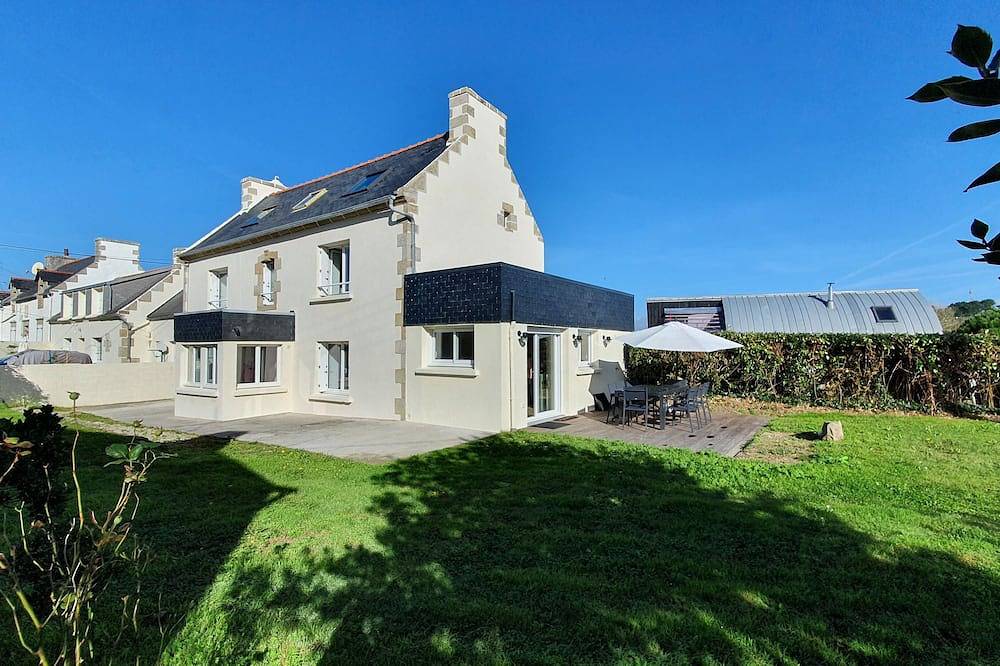 Promo - Fisherman's house with its large enclosed garden near the beaches in Plouhinec (Finistère), Côte de Cornouaille