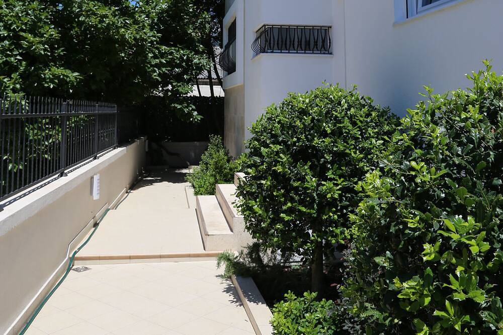 Ganze Wohnung, Neue moderne 1-Bett-Wohnung im alten Hafen von Tivat in der Nähe von Porto Montenegro in Tivat, Boka Kotorska