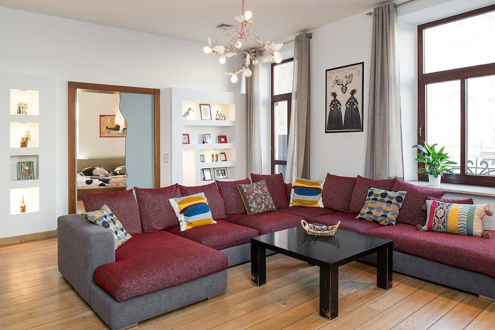 Appartement entier, Appartement de luxe de 1830 pieds carrés dans la vieille ville -3 chambres, 2 salles de bains, A / C, Wi-Fi in Cracovie, Petite-Pologne