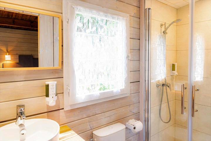 Location de vacances pour 3 personnes, avec jardin ainsi que jacuzzi et sauna à La Salvetat-sur-Agout - 2