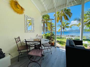 Gîte pour 4 personnes, avec jardin ainsi que terrasse et vue à Terre-de-Haut
