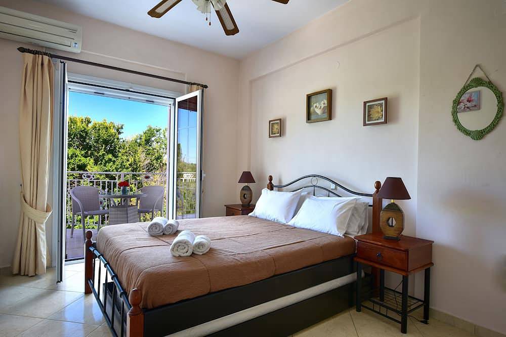 Familienfreundliche Luxusvilla direkt am Strand mit eigenem Tennisplatz, Pool, Whirlpool ... in Roda, Korfu