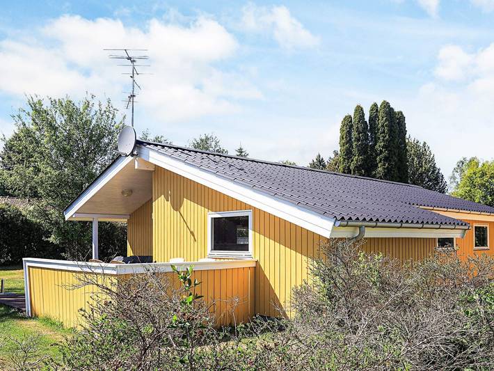 Feriehus for 8 personer, med Terrasse og Hage i Møn