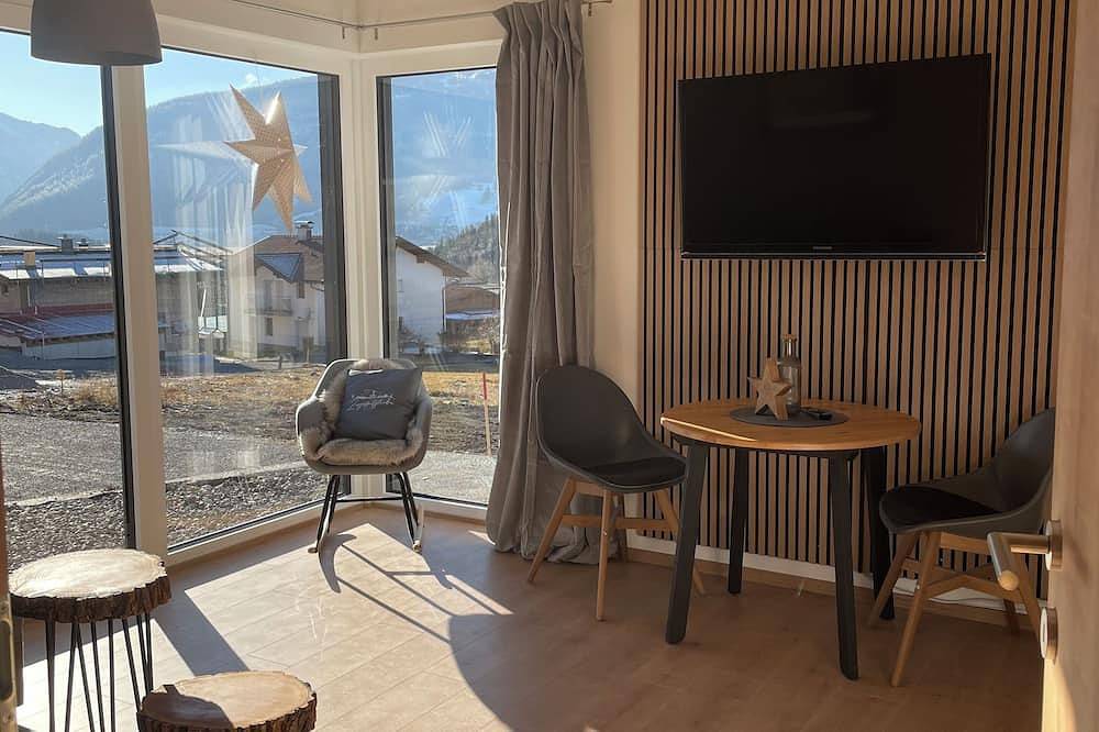 Chalet apartment with panoramic mountain views at the foot of the Zugspitze  in Ehrwald, Ammergauer Alpen (Oostenrijk)