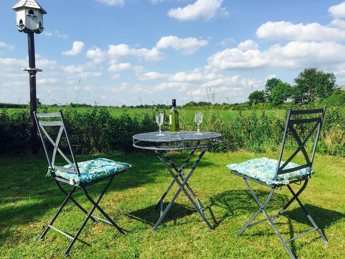 Log cabin for 4 people, with garden in Nottinghamshire