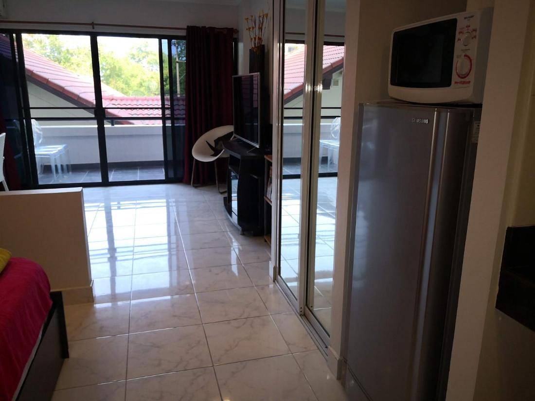Entire apartment, Jomtien Hill Resort Pratamnak 107 in Pattaya, Chon Buri Province