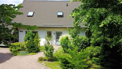 Ferienwohnung für 4 Personen, mit Terrasse und Garten in Großräschen