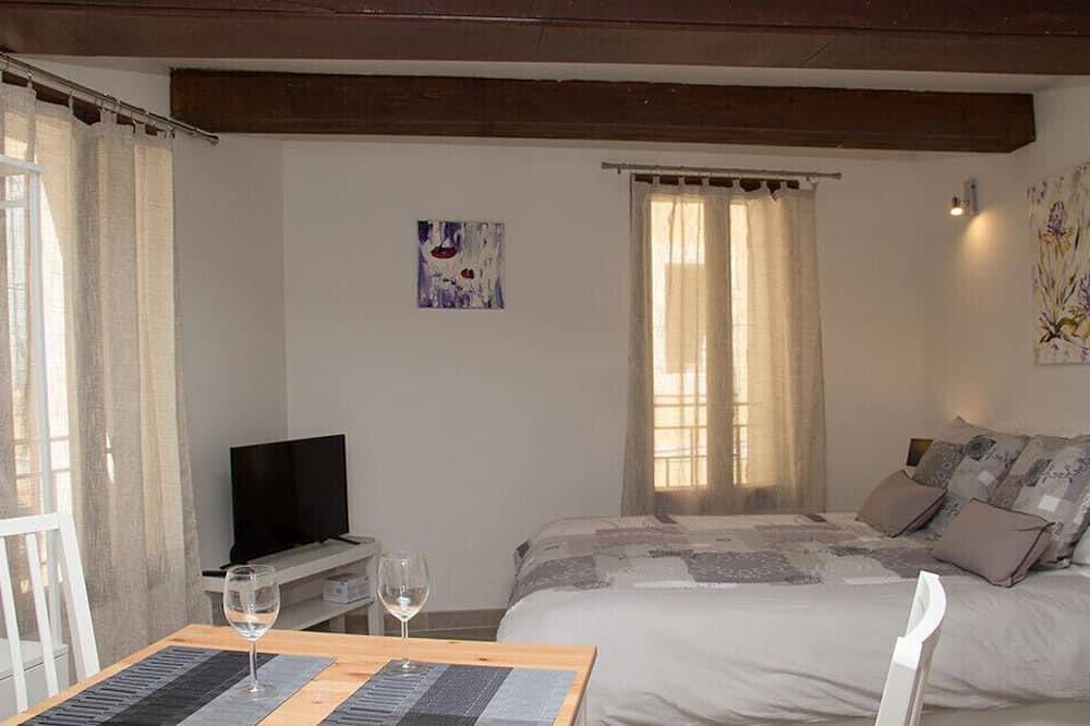 Appartement entier, Gîte les Iris <br>Studio 3 * Climatisé in L'Isle-sur-la-Sorgue, Vaucluse