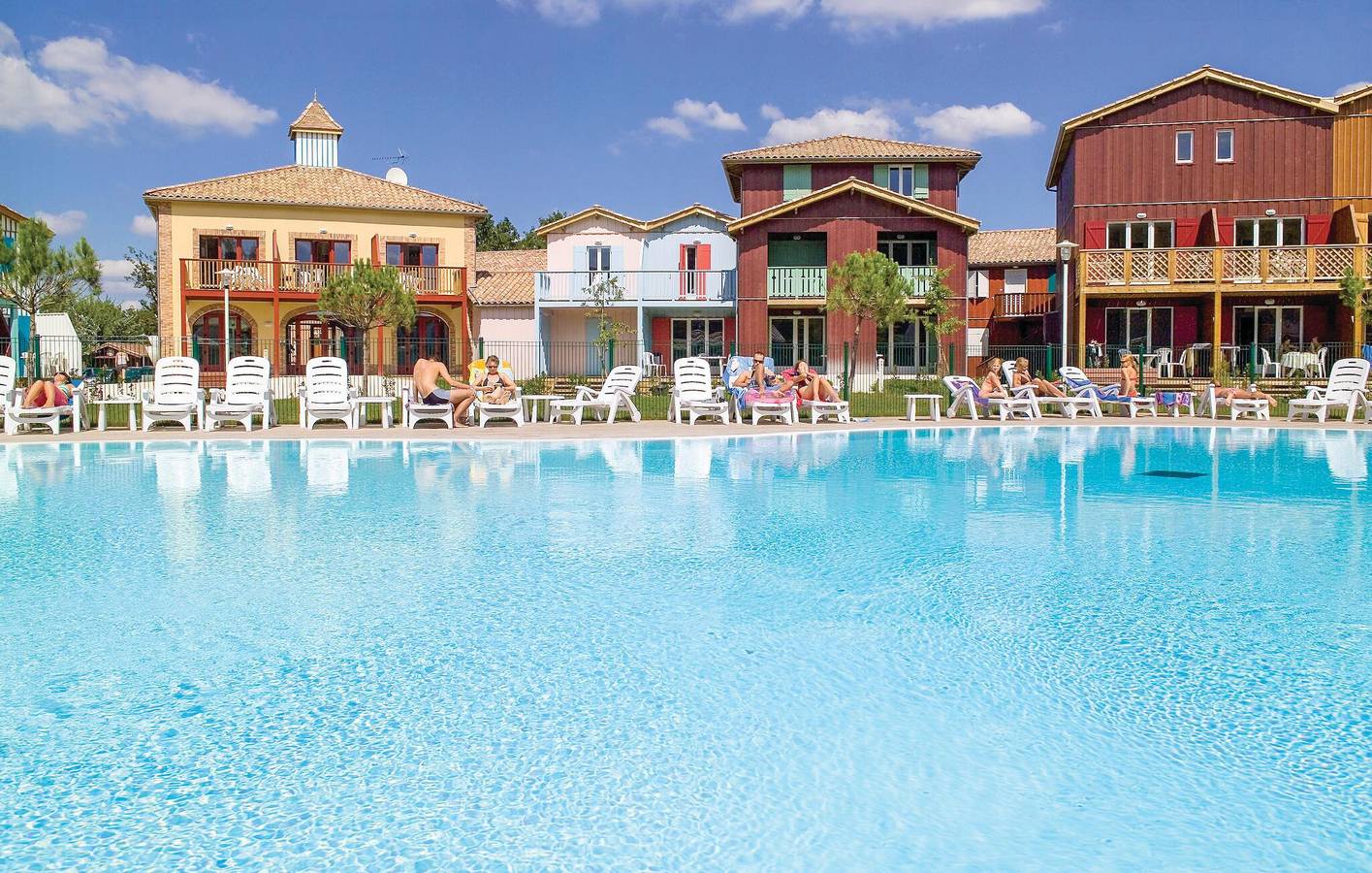 Appartement de vacances entier, Apt de 100m² avec AC, piscine et parking à 2km de La Nartuby in Le Teich, Région d'Arcachon
