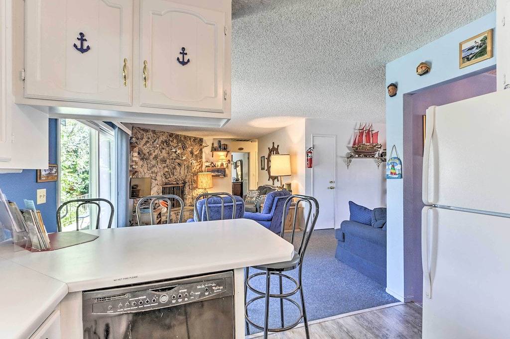 2Br Haus am Wasser in Clearlake Oaks mit Bootsanleger in California North Coast