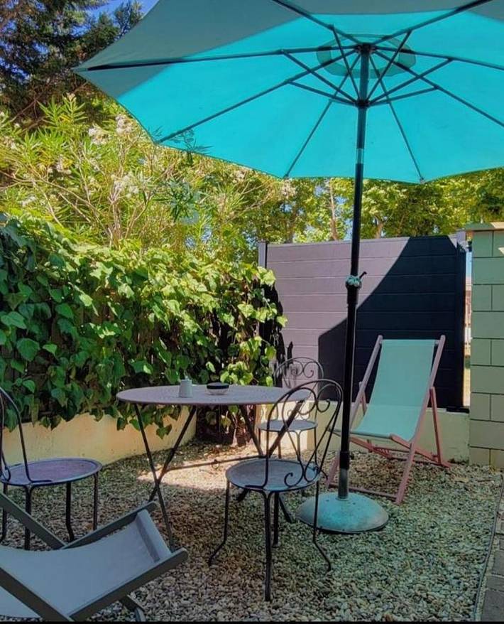 Gîte pour 2 personnes, avec terrasse dans Salin-de-Giraud