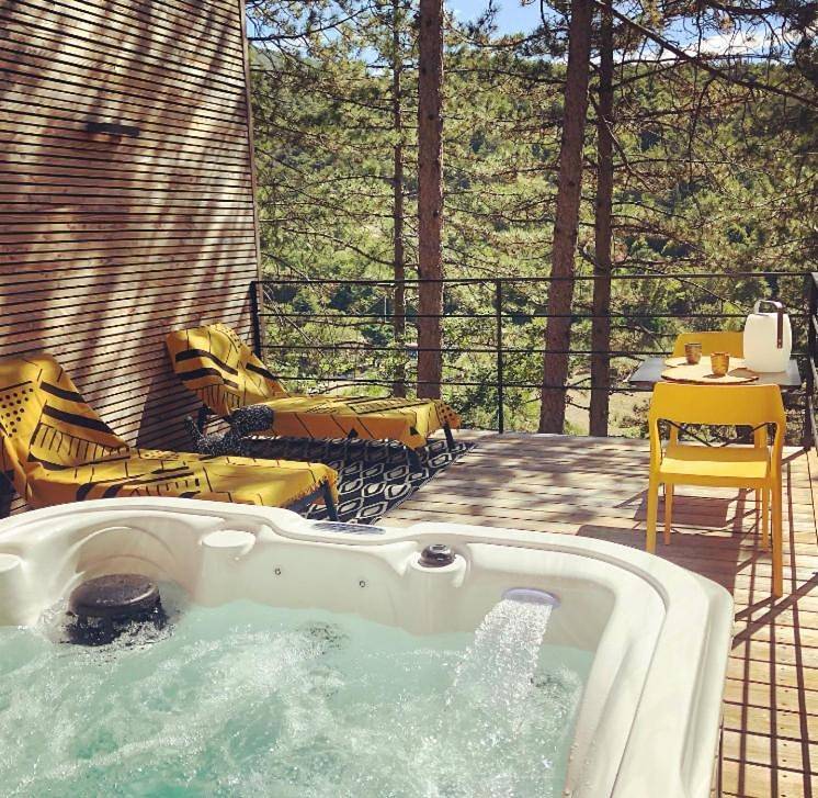 King Room with Spa Bath in Dieulefit, Nyons und Umgebung