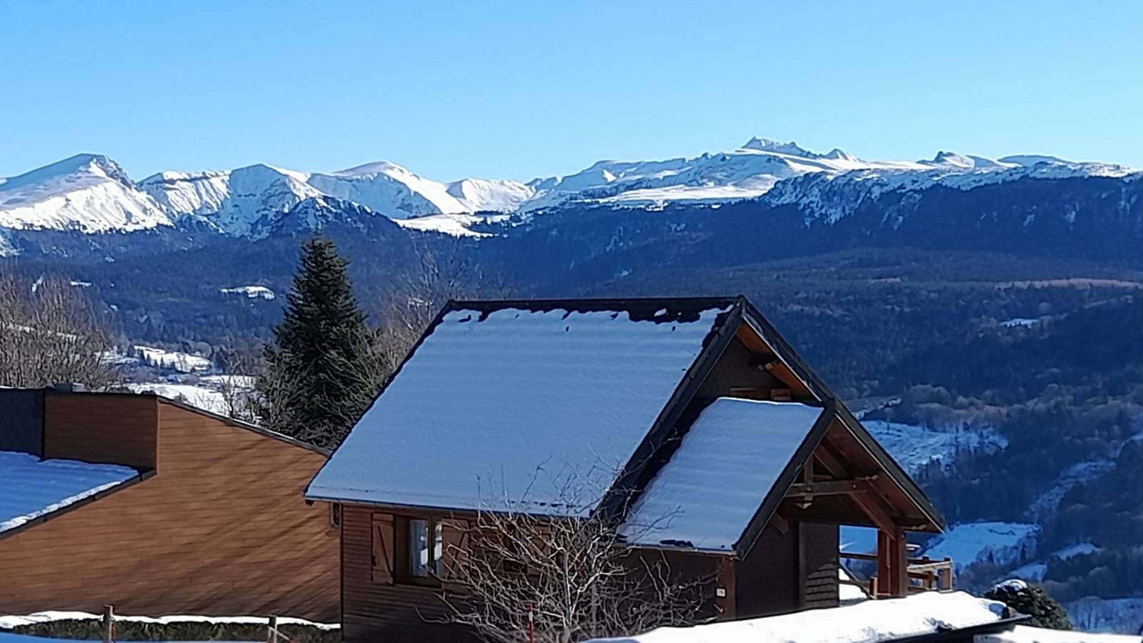 Petit logement T2 in Murat-le-Quaire, Parc naturel régional des Volcans d'Auvergne