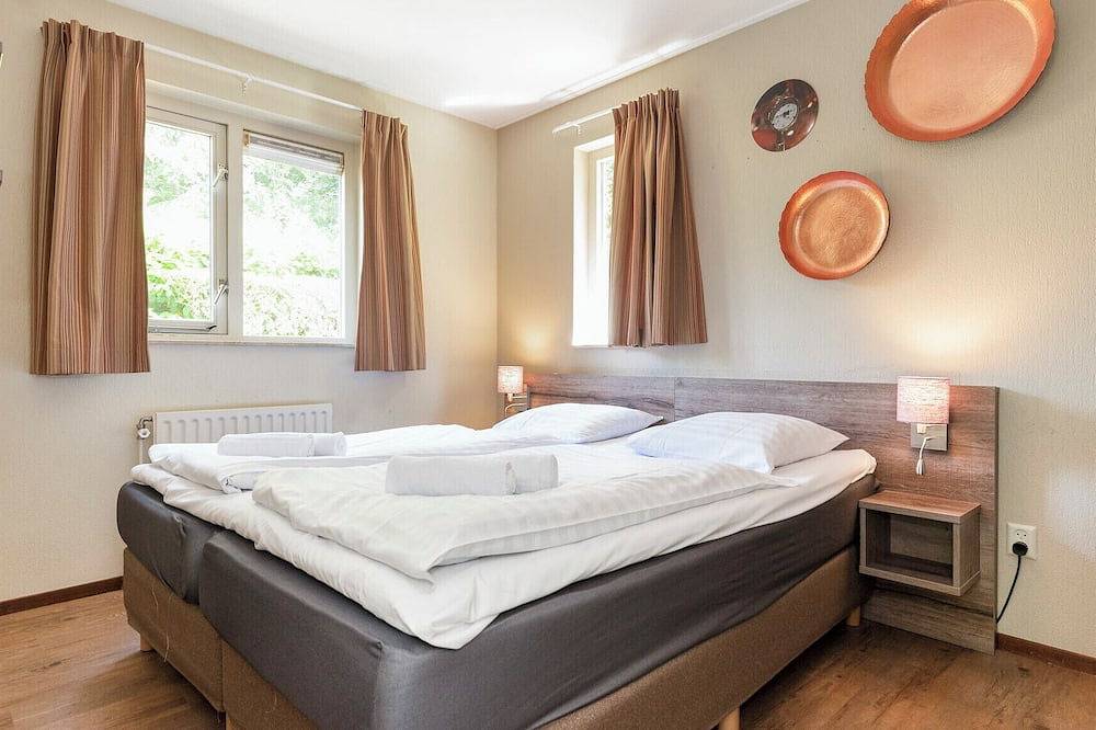 Luxury bungalow for 4 people in Diessen, Nordbrabant