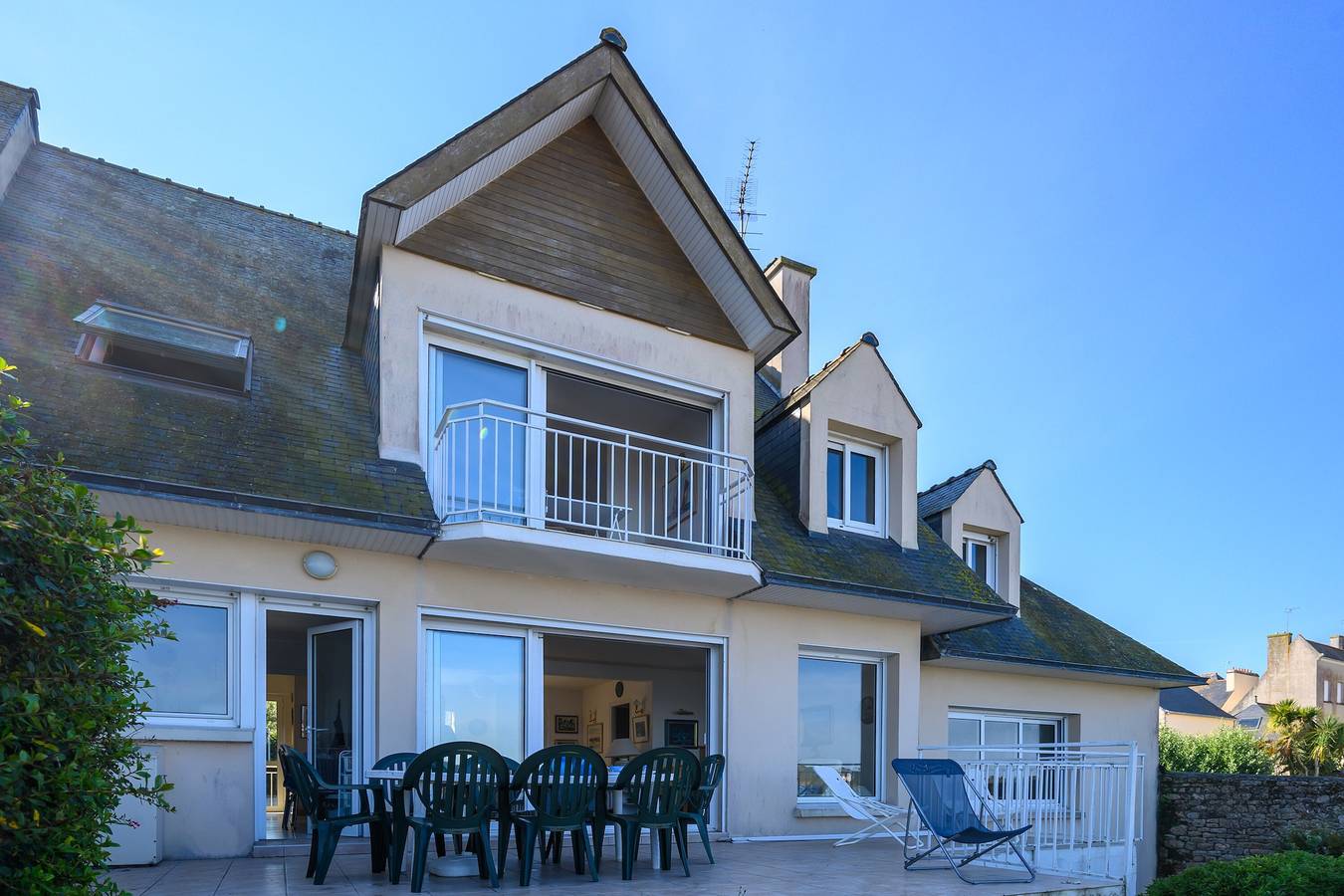 Ferienhaus 'Villa Les Pieds Dans L'eau' mit Meerblick, privater Terrasse und Wi-Fi in Loctudy, Quimper und Umgebung