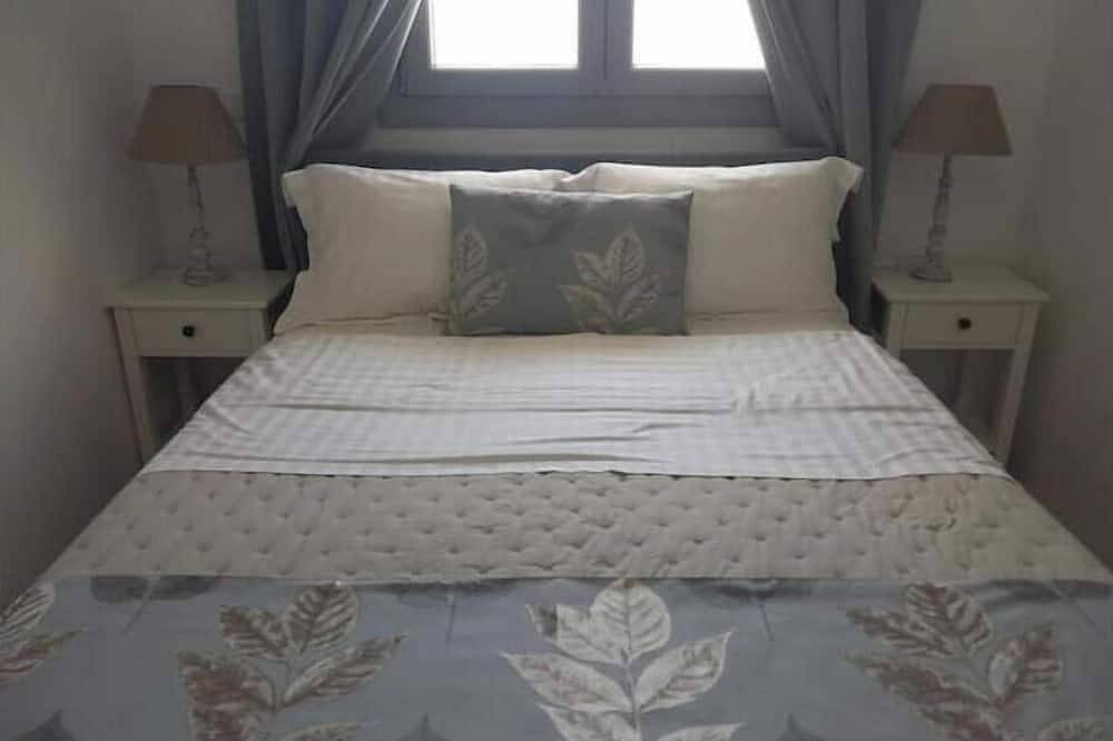 Entire apartment, Calderimi apart. for 2-4 persons in Fira in Firostefani, Thera