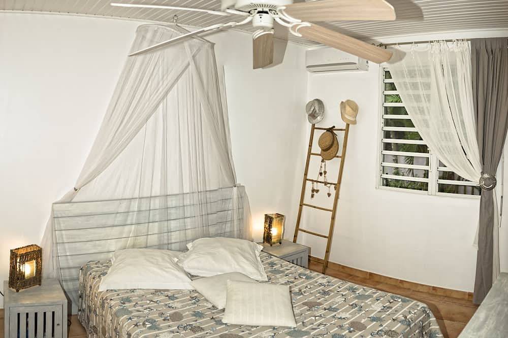 Charming Villa with Pool and Breathtaking View of the Caribbean Sea in Les Trois-Îlets, Martinique