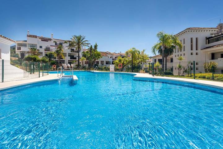 Chalet para 4 personas, con vistas además de piscina y jardín - 1