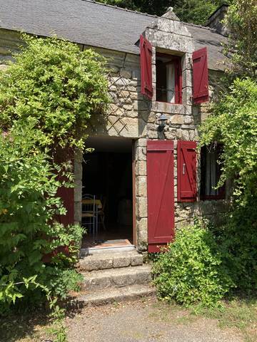 Gîte pour 5 personnes, avec jardin à Bieuzy