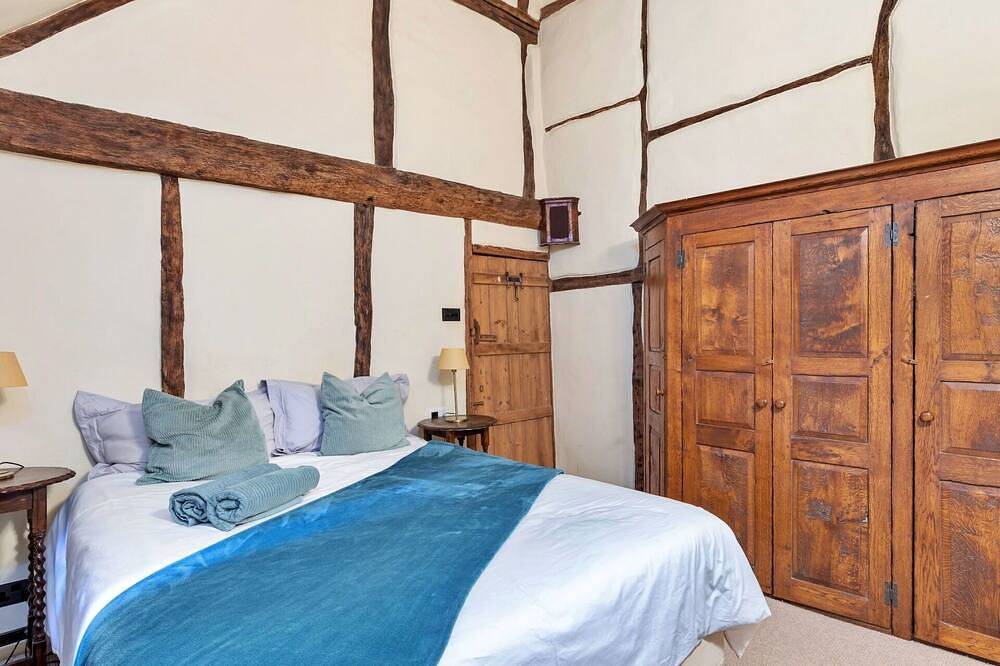 Wunderbares  Ferienhaus für 6 Gäste mit Whirlpool,  W-Lan und Tv in Worth (West Sussex), West Sussex