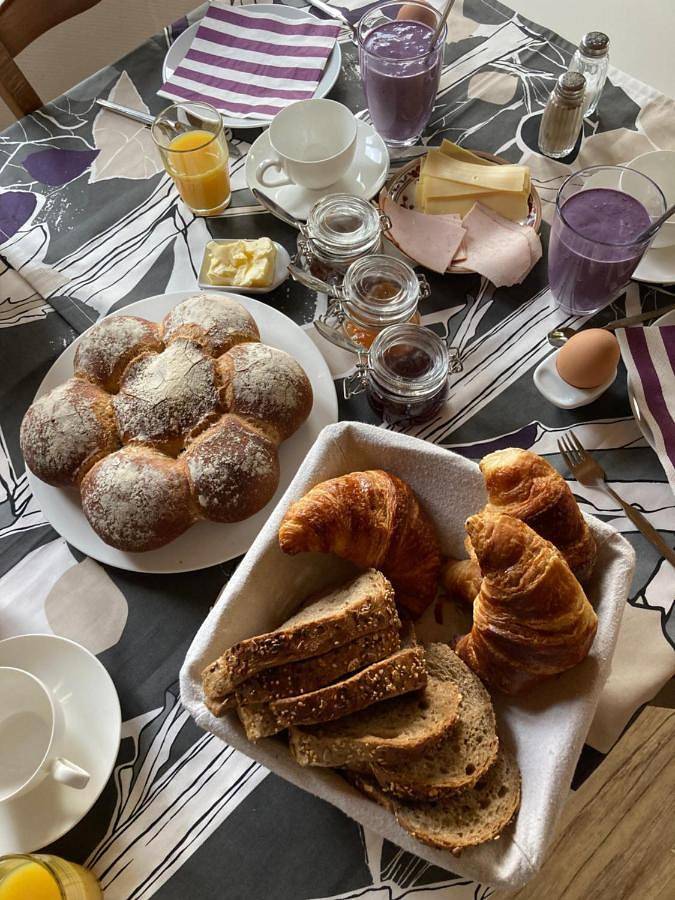 Chambre d’hôte pour 2 personnes, avec vue ainsi que jardin et piscine, animaux acceptés dans Allier - 4