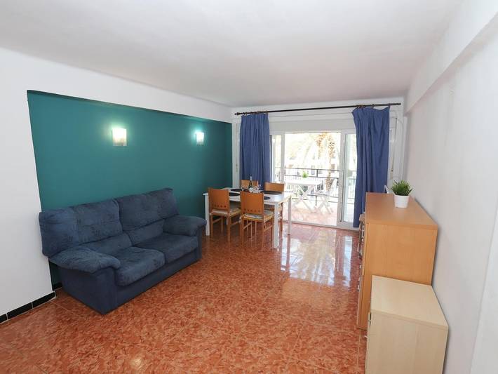 Entire holiday apartment, 131-Pompeyo Ii. Apartment located in Cambrils only 300m from the beach in Cambrils, Costa Dorada